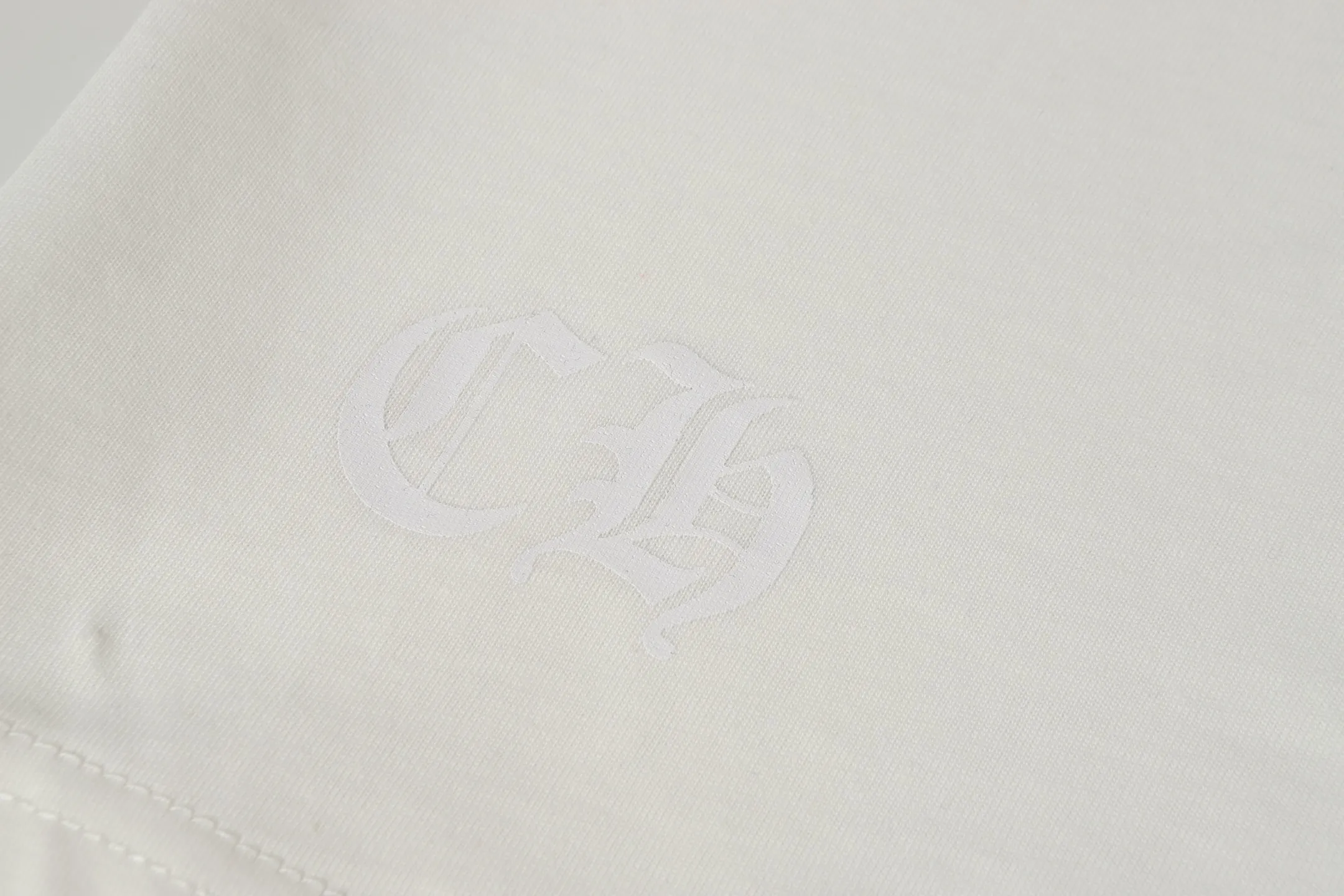 P160 Cross-border model. Please do not place an order if you pursue perfection. -Chrome Hearts/Chrome Hearts 23ss white horseshoe Sanskrit printed popular long-sleeved T-shirt -High weight, high density and high quality. The wool is soft, delicate and skin-friendly. It feels soft and silky. It has excellent warmth and skin-friendly properties.